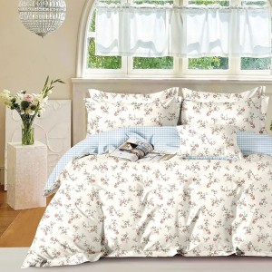 Lenjerie de pat percale cu floricele roz și carouri bleu, fabricata in Romania