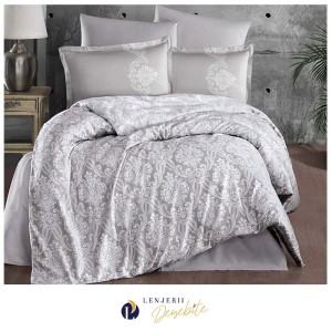 Lenjerie de pat bumbac satinat model Toledo cu model floral alb, accente elegante și fundal gri deschis
