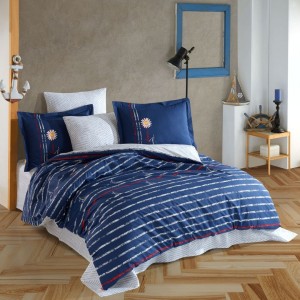 Lenjerie de pat dublu din poplin percale Hobby Home Olimpia Navy Blue cu dungi albe și detalii florale