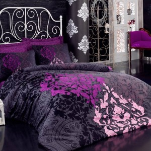 Lenjerie de pat dublu din satin mov și negru, model Kosem Sultan, cu imprimeu baroc