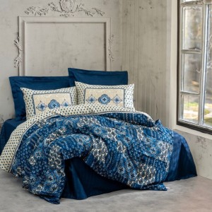 Lenjerie de pat model Stasya Dark Blue, design albastru închis, material bumbac satinat, set 6 piese, motive complexe.