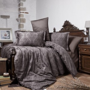 Lenjerie de pat Kavala V1 din satin maro închis cu design elegant, set Ralex Pucioasa