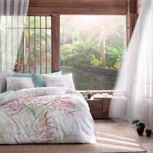 Set lenjerie de pat dublu Benicia Yeşil TAC din bumbac 100 % mako-satin, imprimeu botanical tropical verde-roșu pe fond alb, față reversibilă turcoaz