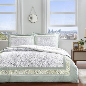 Lenjerie de pat TAC cu model ornamental în nuanțe de alb, gri și verde pal, cearceaf și fețe de pernă din mako-satin