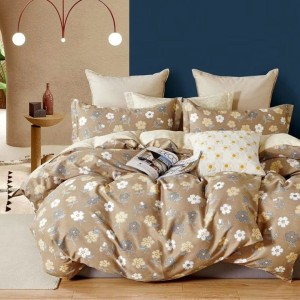 Lenjerie de pat percale cu floricele albe, galbene și gri pe fundal bej, din bumbac 100%, set 3 piese, pat de o persoană, fabricată în România