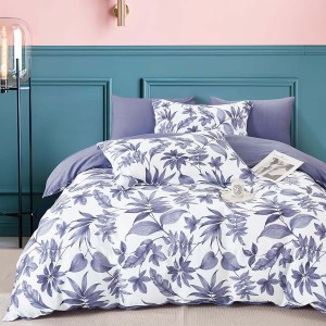 Lenjerie de pat percale alb cu model floral mov, set de 3 piese, pat de 1 persoană, bumbac 100%, fabricată în România