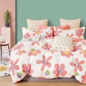 Lenjerie de pat percale cu flori mari roz și galbene pe fundal crem, din bumbac 100%, produse în România