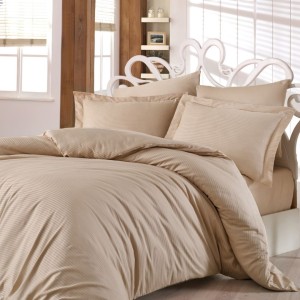 Lenjerie de pat bej, dungi fine, 100% bumbac satinat, set 7 piese.