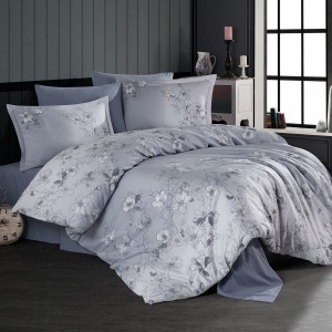 Lenjerie de pat dublu satin de lux gri deschis cu design de flori albe și gri închis