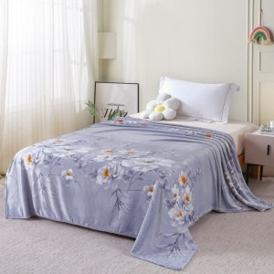 Pătură cocolino lavandă cu imprimeu floral alb și portocaliu – 200x230 cm