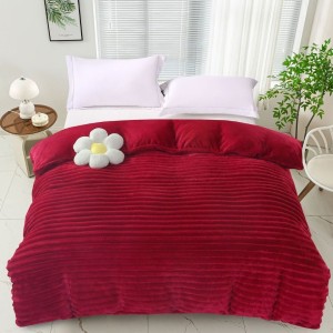 Pătură cocolino rosie 200x230 cm cu dungi catifelate în relief – model Line