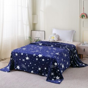 Patura cocolino albastra cu imprimeu de steluțe 200x230 cm