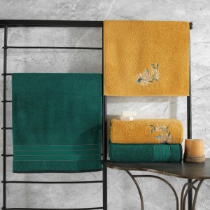 Set cadou 4 prosoape bumbac 100%, cu broderie, Colorful Verde/Galben