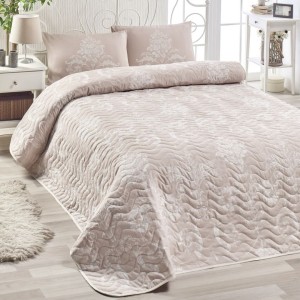 Set cuvertura matlasata 200x220 cm + 2 fete perna cu model floral alb pe fundal Bej