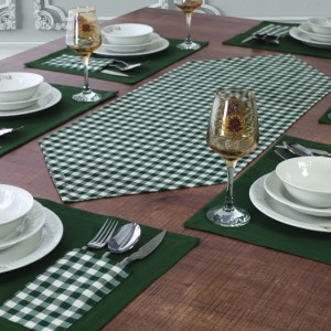 Set de masa Moena cu napron si 6 servete, design verde carouri