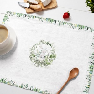 Set 4 suporturi farfurie din bumbac 100% pentru Paște, model cu iepurași și frunziș verde, protecție elegantă pentru masa festivă.