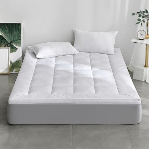 Topper saltea Comfort Soft alb 5 cm 160x200 cm Deluxe Pucioasa cu elastic în colțuri.