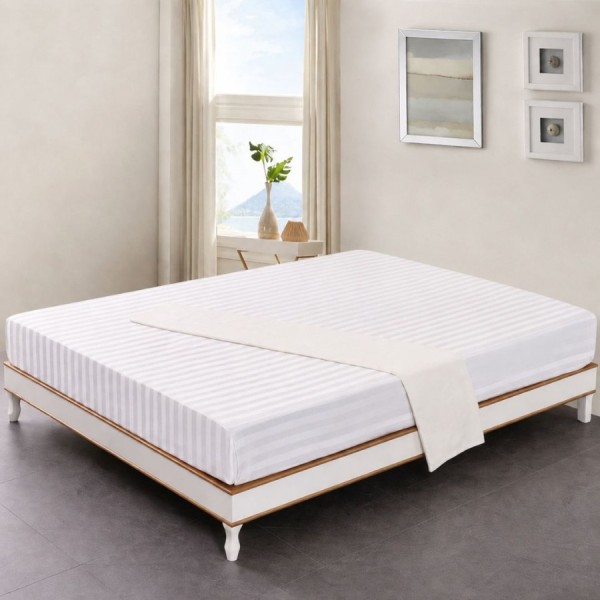 Cearceaf pat damasc hotelier cu elastic 160x200 cm alb dungi 3 cm 300TC
