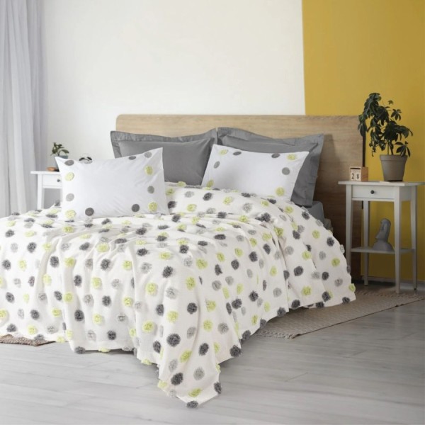 Set Leroy Gri – cuvertură jacquard și fețe pernă puff brodate, expus pe pat