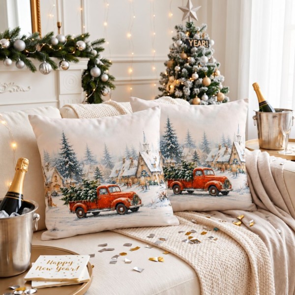 Fata de perna decorativa Craciun Home for Christmas 45x45 cm cu camioneta rosie, brad si casute inzapezite