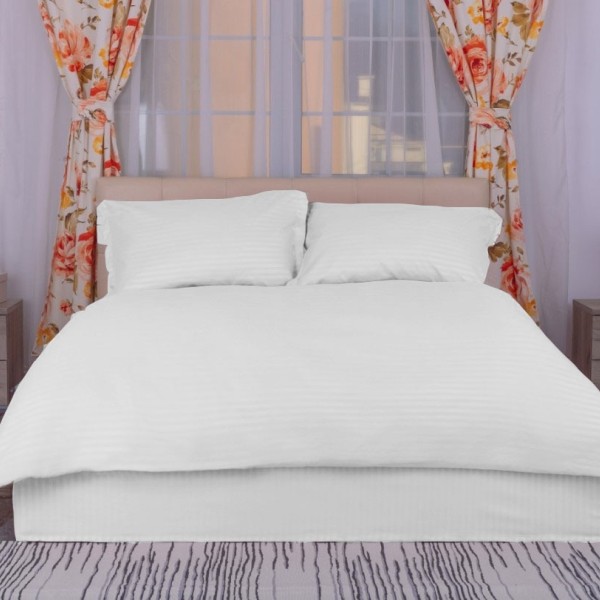 Lenjerie de pat albă policoton cu elastic Pucioasa
