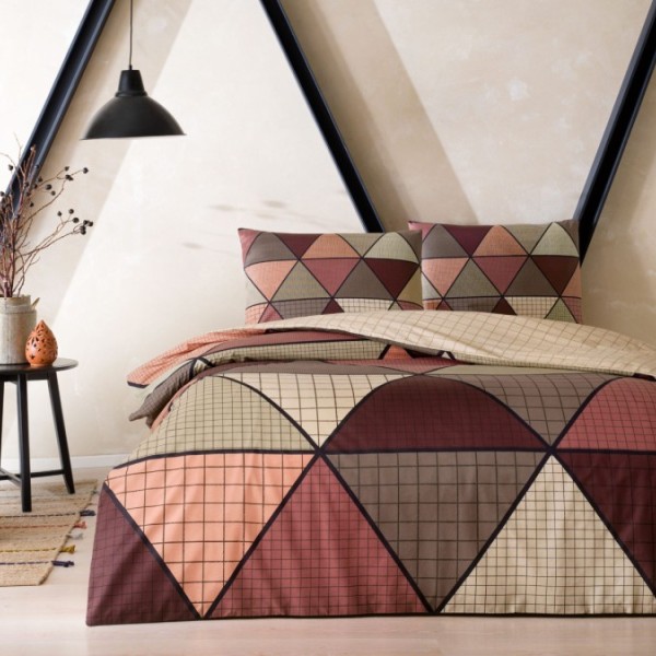 Lenjerie de pat cu elastic TAC Ranforce Delta din bumbac 100%, design geometric în nuanțe de maro, portocaliu și bej