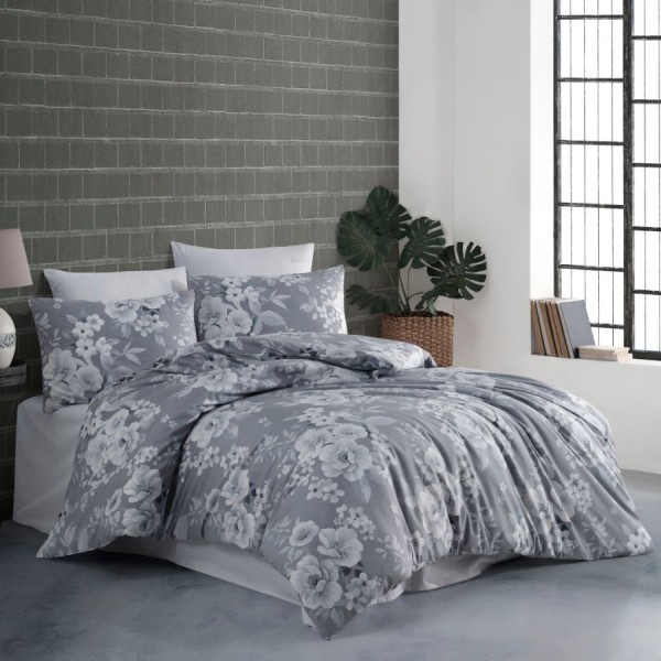 Lenjerie de pat dublu bumbac 100% ranforce Belle Grey cu design floral delicat în nuanțe de gri și alb.