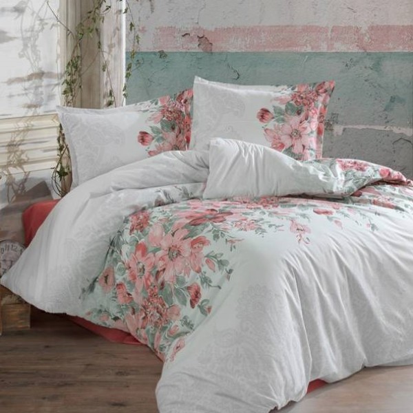 Lenjerie de pat bumbac 100% Ranforce Alin v1 cu imprimeu floral roz și verde pastel pe fundal alb, decorată cu motive subtile.