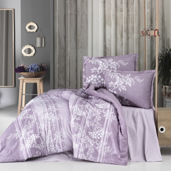 Lenjerie de pat dublu bumbac 100% ranforce Ralex Pucioasa Bova V2 cu design floral subtil în nuanțe de mov.
