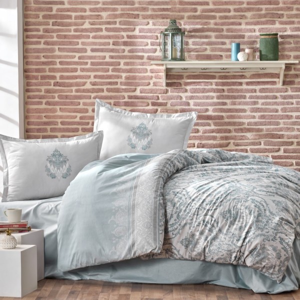 Lenjerie de pat bumbac 100% Ranforce Ralex Pucioasa Turka v1 cu design floral delicat în nuanțe de albastru deschis și alb