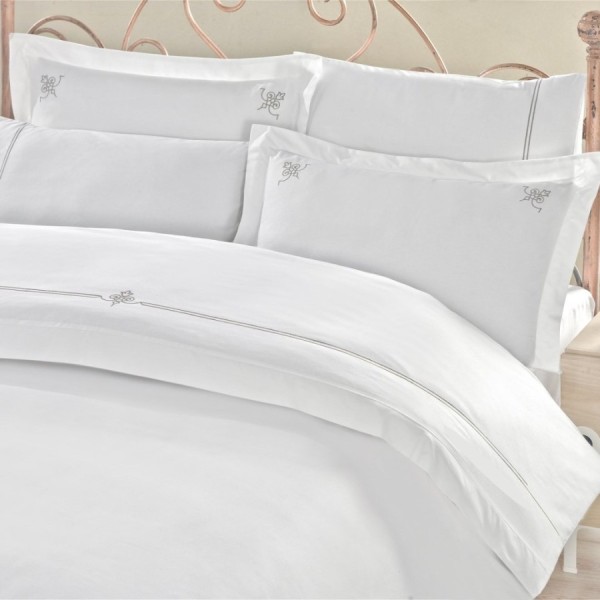 Lenjerie de pat alba cu broderie eleganta Cotton Box Guher