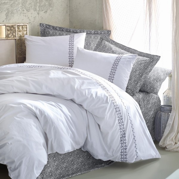 Lenjerie de pat brodata Paola Grey, bumbac 100% ranforce, set 6 piese, alb cu broderie gri si imprimeu geometric