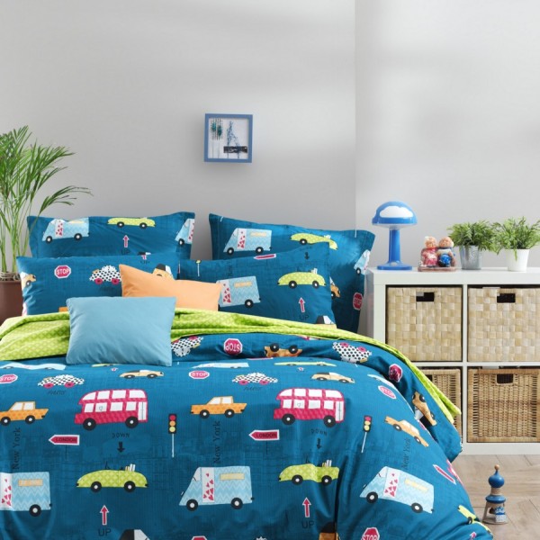 Lenjerie pat bumbac 100% ranforce Paula cu masini colorate pe fundal albastru inchis 6 piese