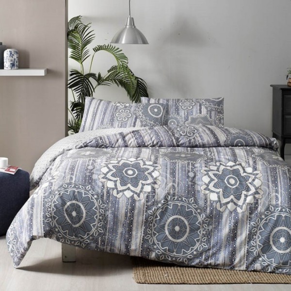 Lenjerie de pat dublu din bumbac 100% ranforce, model Abel, cu design floral și geometric în nuanțe de gri și alb.