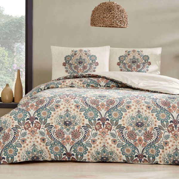 Lenjerie de pat din bumbac 100% ranforce model Valeria cu design floral detaliat în nuanțe de bej, verde și maro.