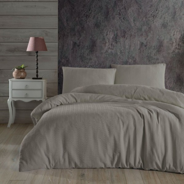 Lenjerie de pat maro pământiu, model jacquard creponat, Nazenin Home, 100% bumbac.