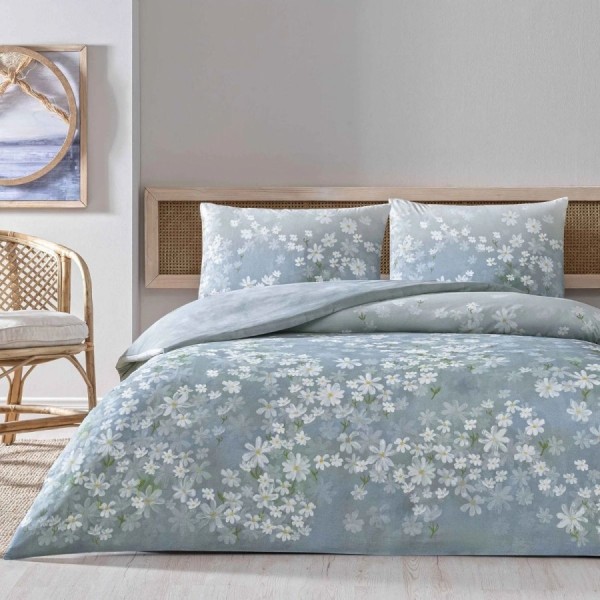 Lenjerie de pat dublu Santa Mavi TAC bumbac ranforce model floral cu flori albe pe fond bleu pastel