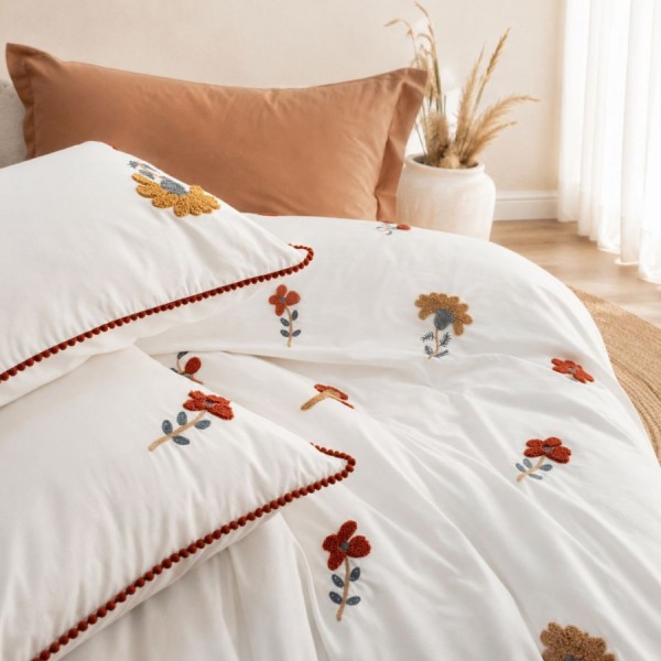 Lenjerie de pat Zaira din bumbac natural cu broderii florale in relief, 6 piese, Saheser Home