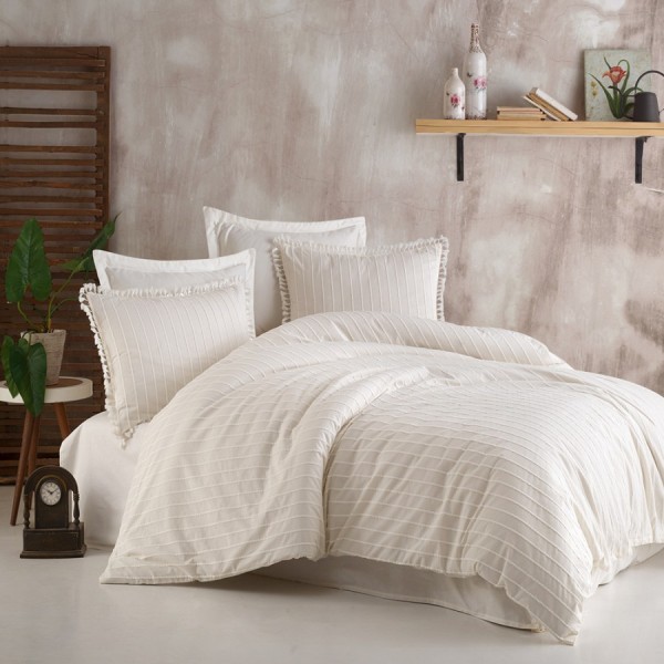 Lenjerie de pat Clasy Home Estina V1 din bumbac 100% jacquard ranforce, design alb crem cu dungi discrete