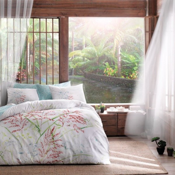 Set lenjerie de pat dublu Benicia Yeşil TAC din bumbac 100 % mako-satin, imprimeu botanical tropical verde-roșu pe fond alb, față reversibilă turcoaz