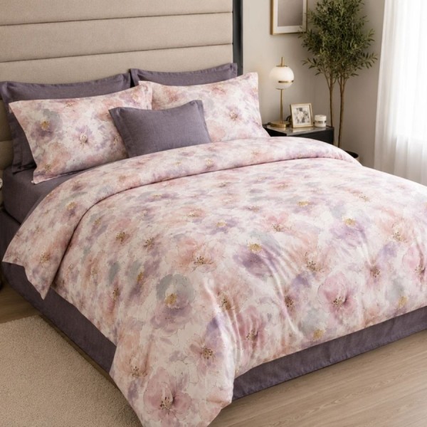 Lenjerie finet cu elastic 6 piese Flori pastel roz-lila, model floral pastelat in nuante de roz si lila, cu cearsaf lila uni