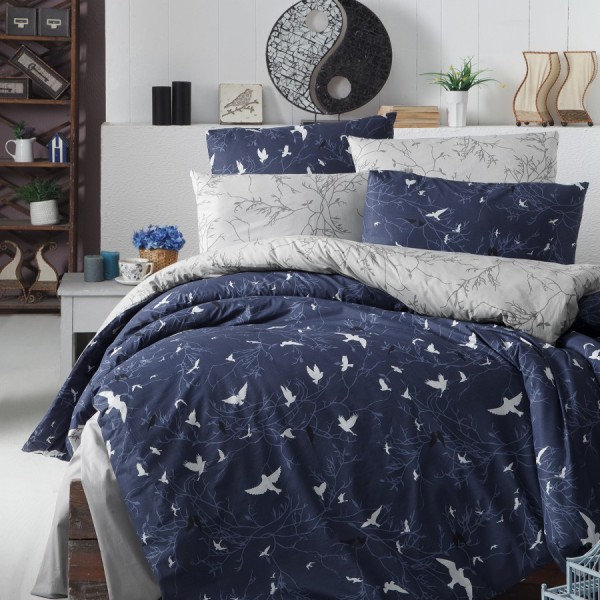 Lenjerie de pat Story Home Freedom Navy Blue din bumbac cu model de păsări albe pe fundal albastru marin