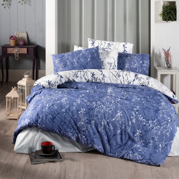 Lenjerie de pat Story Home Zena Navy Blue din bumbac 100% ranforce, cu design floral alb-albastru pe fundal albastru și alb