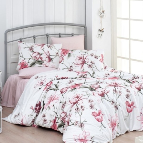 Lenjerie de pat Story Home Layla Salmon din bumbac cu model floral în nuanțe de roz somon și verde pe fundal alb