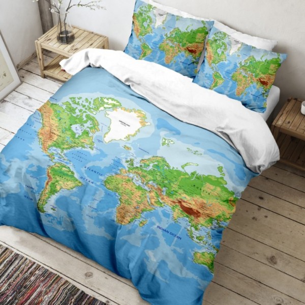 Lenjerie de pat dublu din bumbac 100% ranforce, cu imprimeu Harta Lumii, perfectă pentru pasionații de călătorii și geografie.