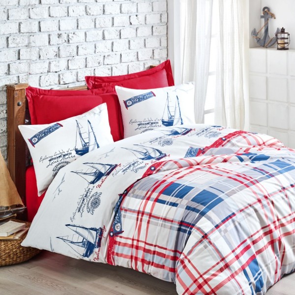 Lenjerie de pat dublu bumbac 100% ranforce Cotton Box Alesta Claret Red cu design nautic și carouri în nuanțe de roșu, albastru și alb.