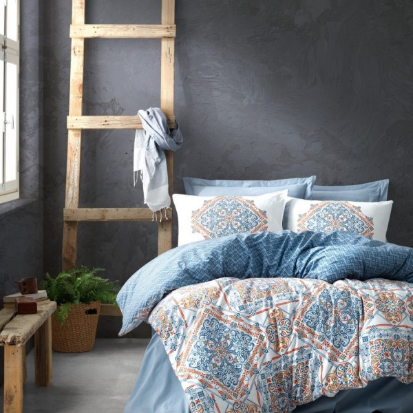 Lenjerie de pat dublu din bumbac 100% ranforce, model Cotton Box Grande Blue, cu motive orientale albastre și albe.