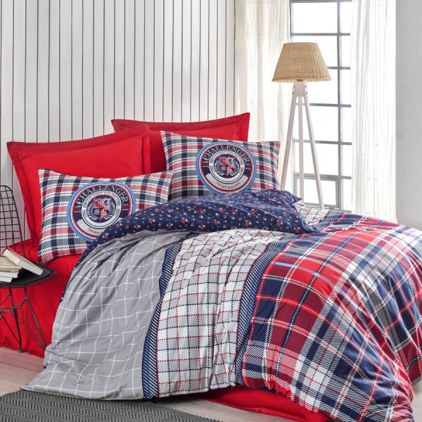 Lenjerie pat dublu bumbac 100% ranforce Cotton Box Marco Red, design clasic în carouri și dungi în roșu, albastru și gri.