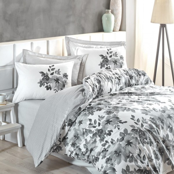 Lenjerie pat dublu bumbac 100% ranforce Cotton Box Volante Grey, design floral elegant în gri și alb.
