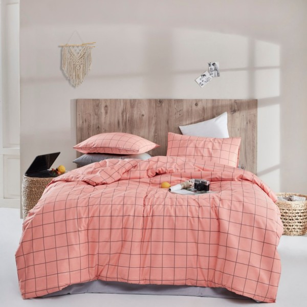 Lenjerie de pat Piga Roz din bumbac 100% ranforce, brand Enlora Home, cu design modern în carouri roz și negre, ideală pentru un decor feminin și contemporan.